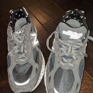 2015 New Balance Disney tennis shoes Minnie mouse